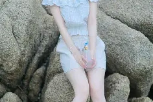 斗鱼女主播忘关摄像头私密画面流出！虚假人设彻底翻车