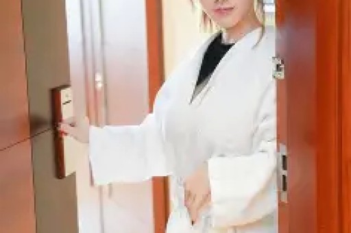 人设崩塌！白冰公益装大方背地里偷逃税款藏猫腻